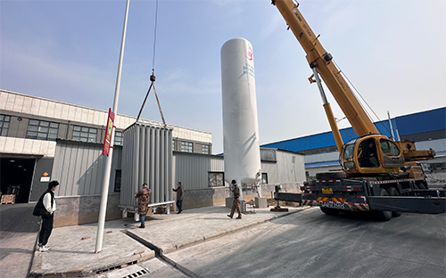 30立方液氧儲罐運輸安準備發(fā)貨中